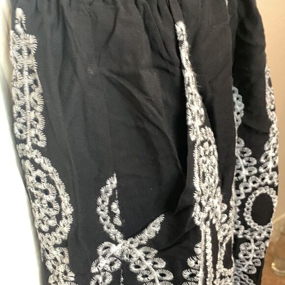 Aqua Size Small Off Shoulder Elastic Waist Black White Embroidery Pockets Lined - Picture 6 of 8